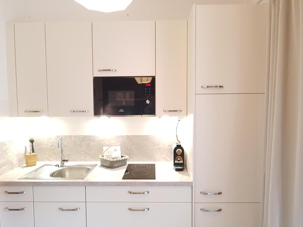 Wohnung Mit Balkon In Velden - Appartment Berge Bytilly フェルデン・アム・ヴェルターゼー エクステリア 写真