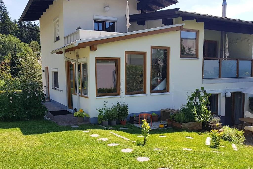 Wohnung Mit Balkon In Velden - Appartment Berge Bytilly フェルデン・アム・ヴェルターゼー エクステリア 写真